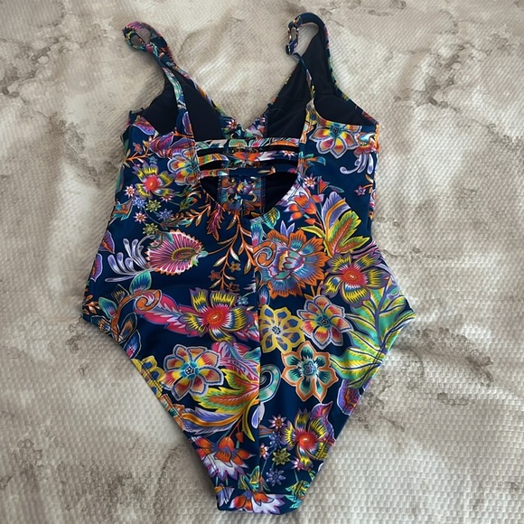 BCBGMAXAZRIA One Piece Swimsuit Lace Up Grommet Tummy Control  Size M - Picture 7 of 8